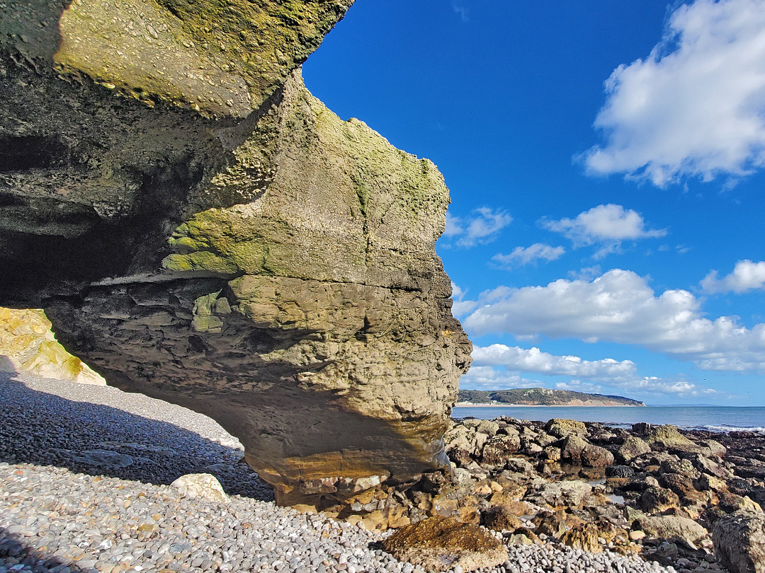 Sea arch 