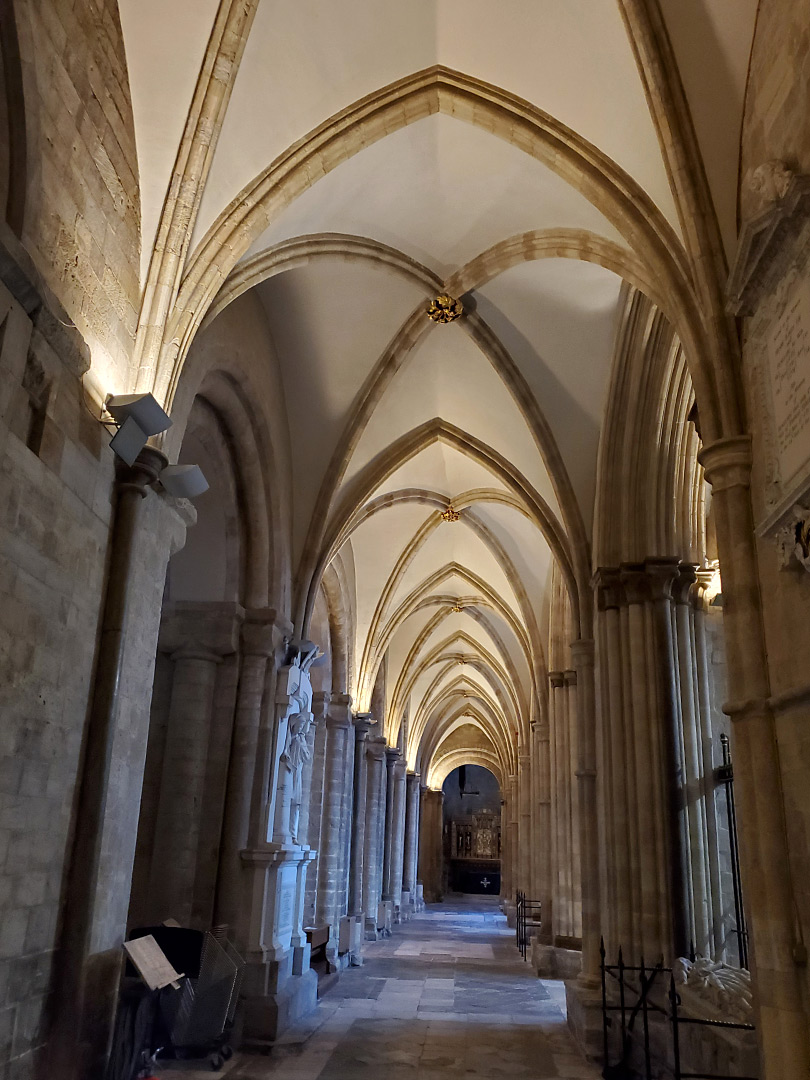 North aisle