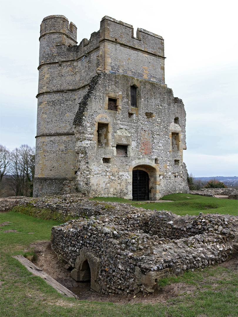 Tower foundations