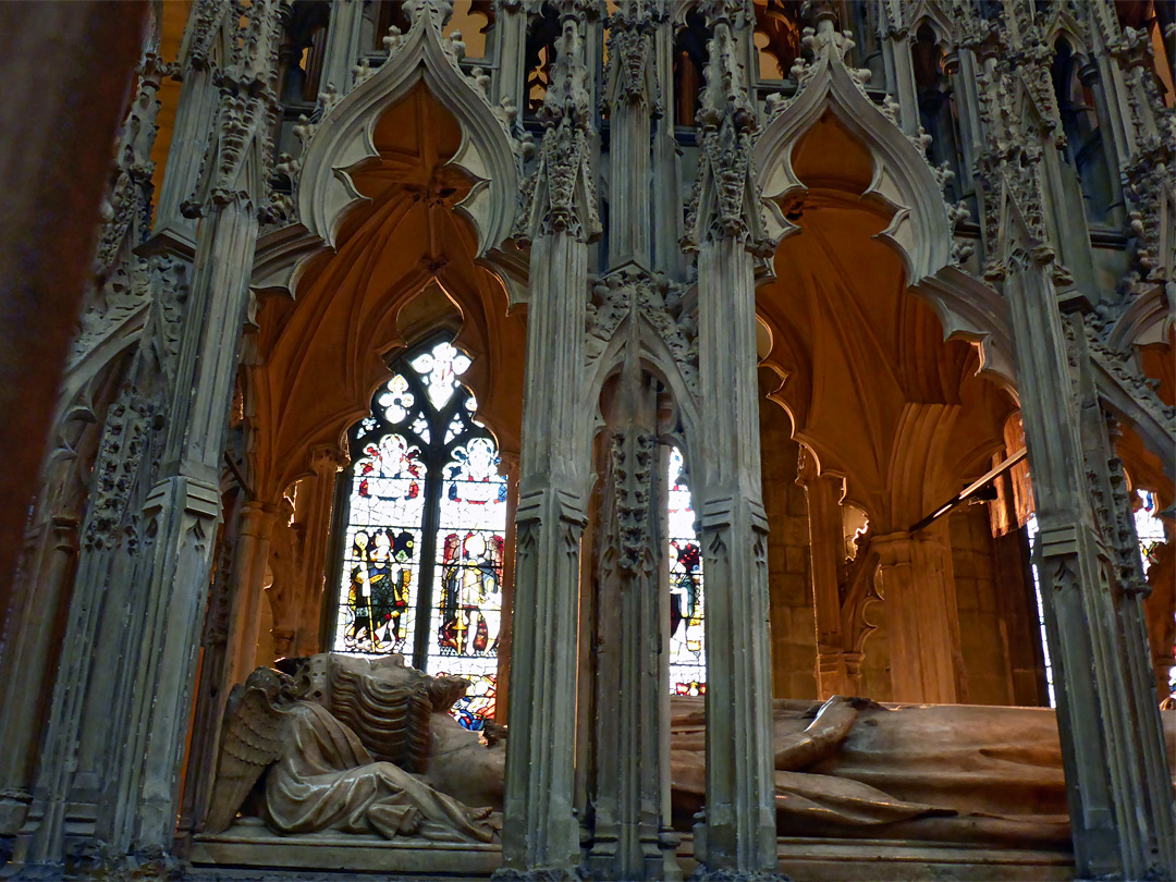 Columns of the Edward II tomb