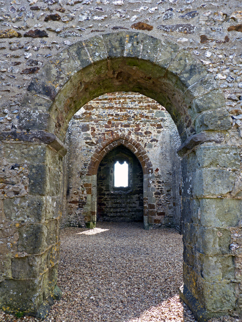 Round-headed arch