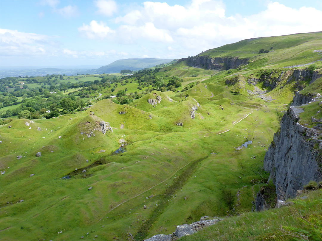 Above the quarries