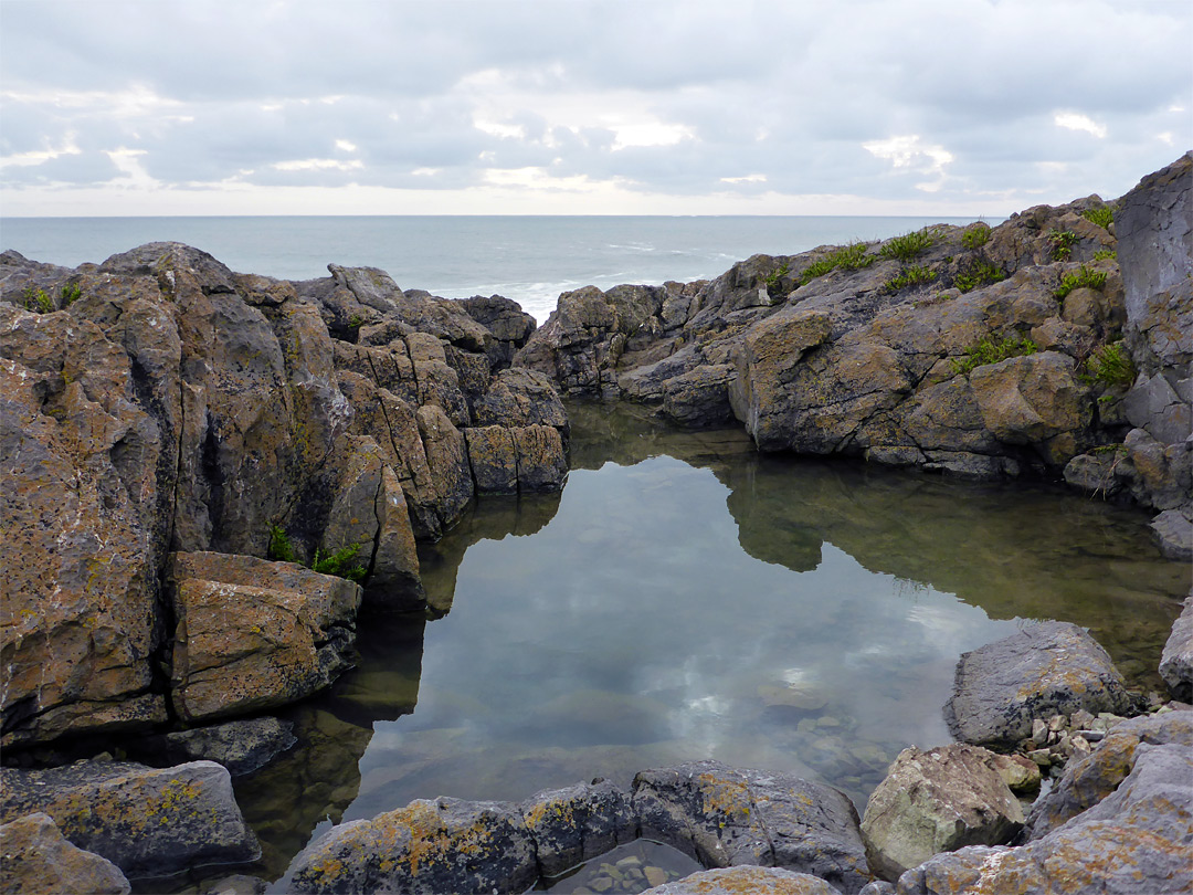 Calm pool