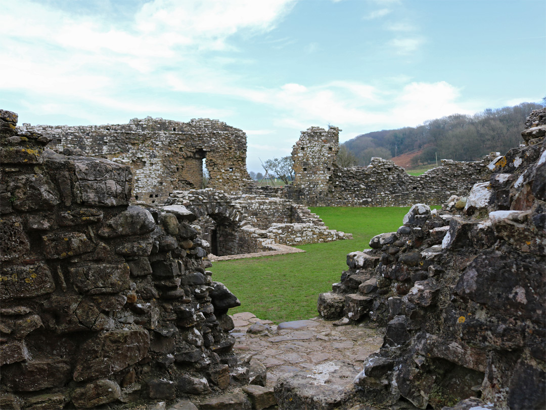 Walls in the inner ward