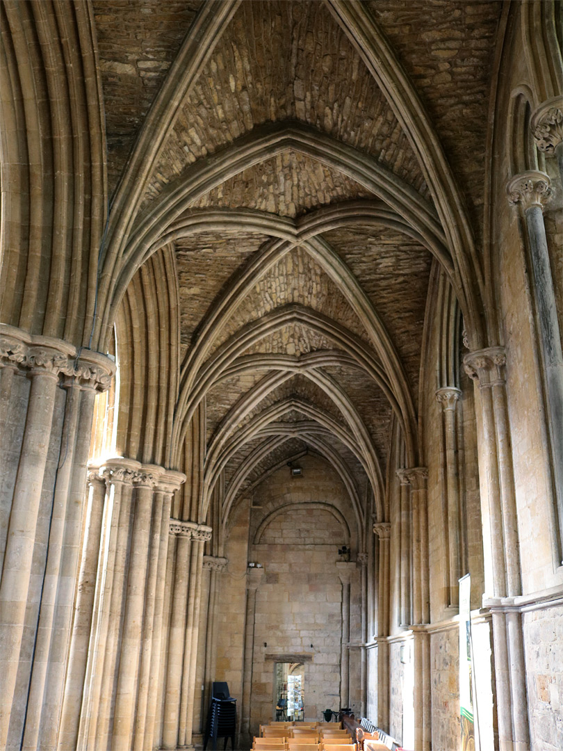 North aisle