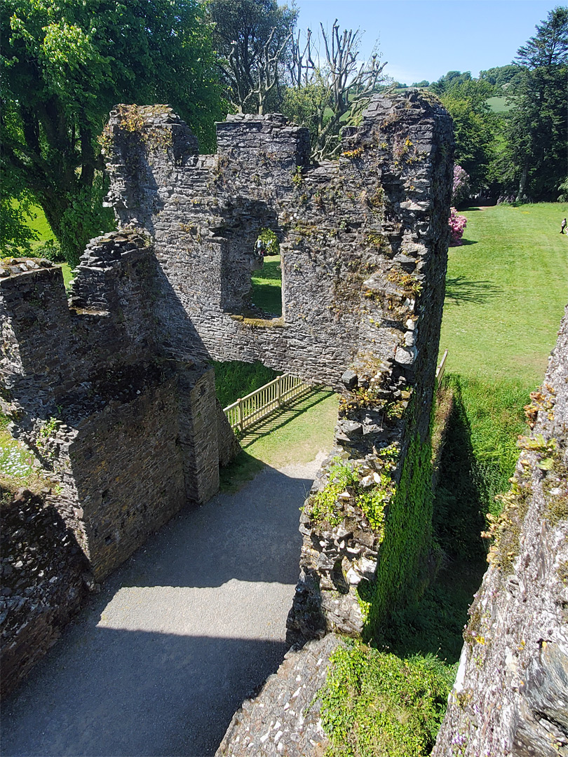 Entrance passageway