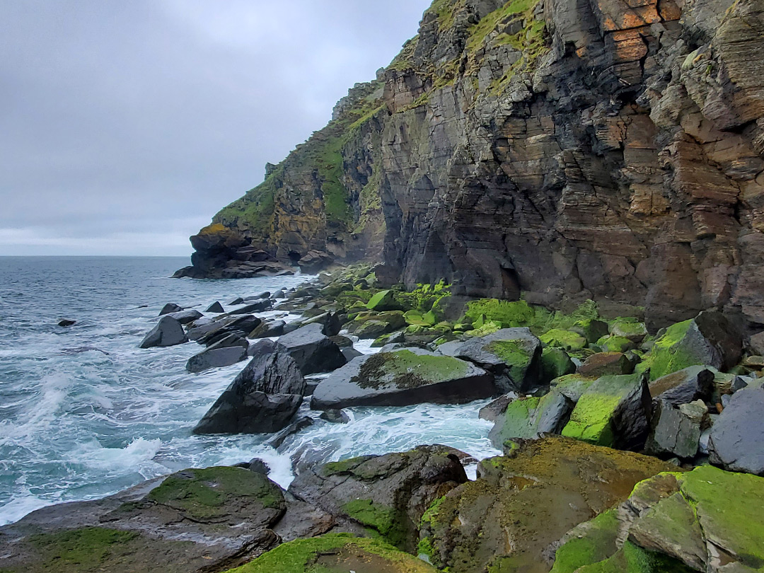 Cliffs to the east