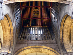 Roof above the crossing